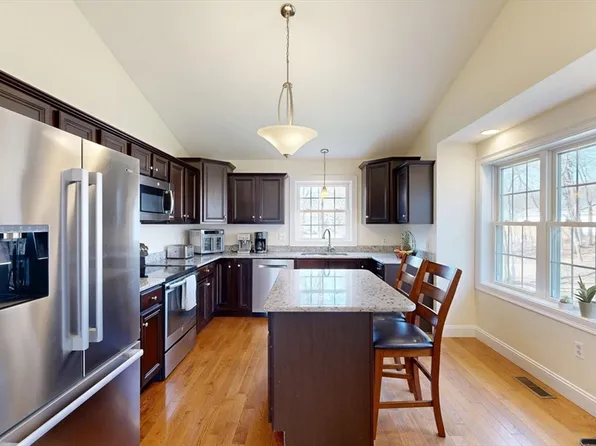 23 Upton St, Millbury, MA 01527