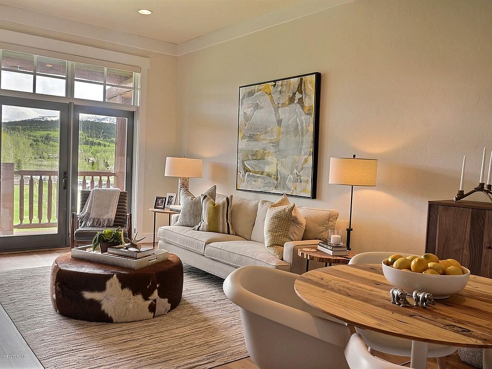 1st image of 122 Hastings Dr #306