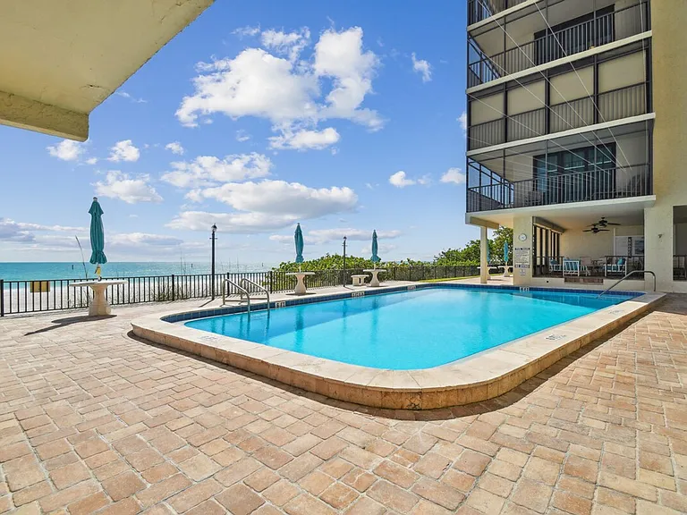 15400 Gulf Blvd #ID1386049P — Photo 37