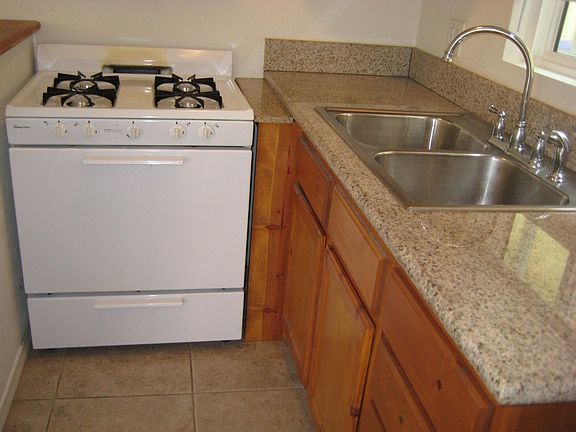2nd image of 427 1/2 D Ave