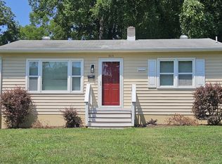 303 Watkins St, Farmville, VA 23901
