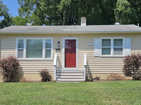 303 Watkins St, Farmville, VA 23901