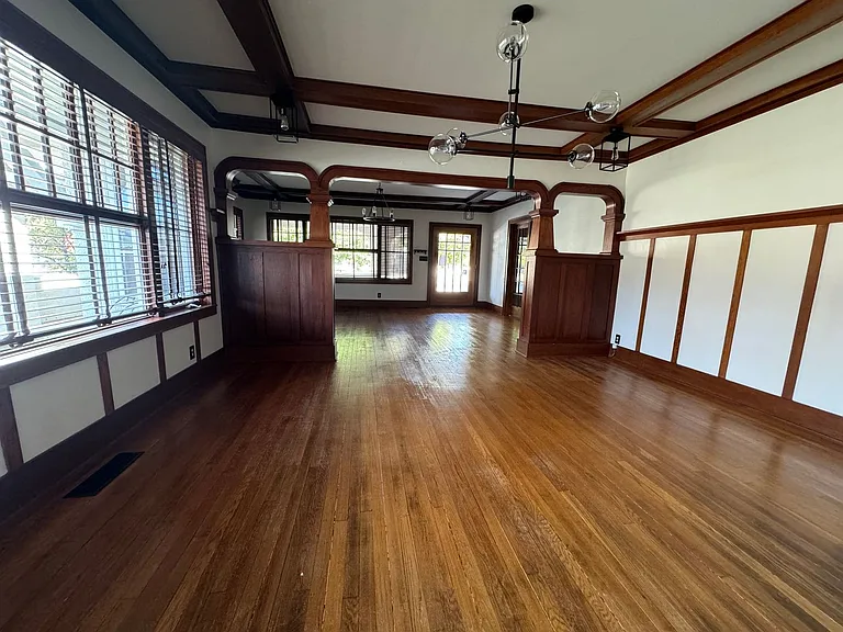 1523 W Broadway Ave — Photo 11