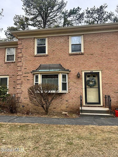 2nd image of 204 Point Of Woods Drive