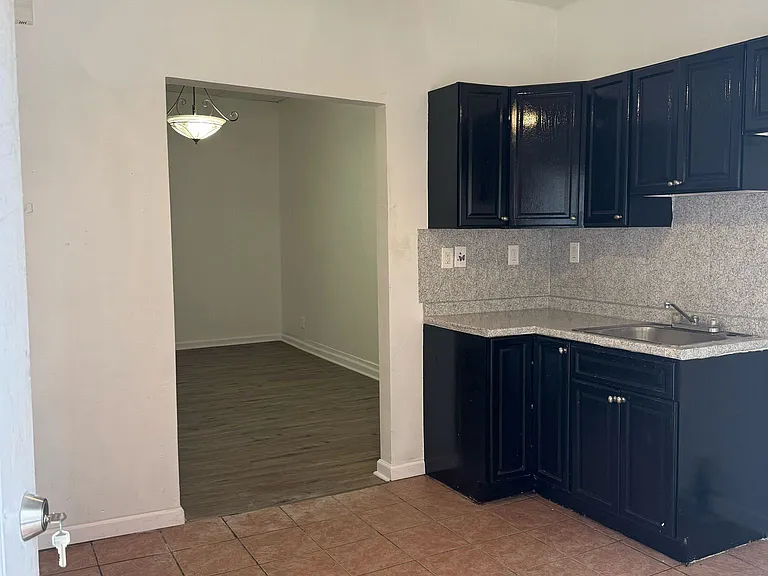 3056 Richmond St #11 — Photo 1