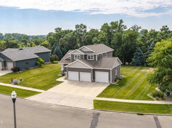 4049 Downing St, Bismarck, ND 58504