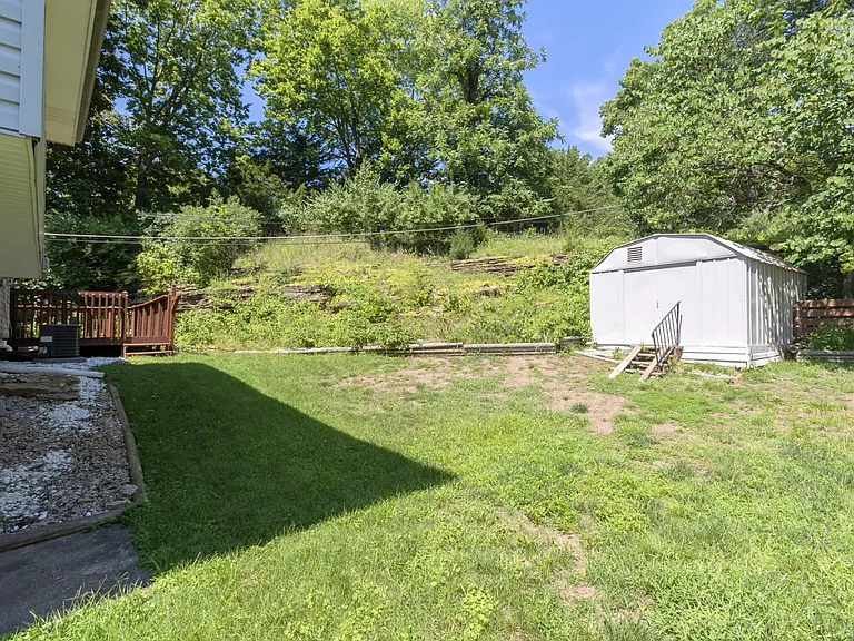 6700 NW Evelyn St — Photo 24