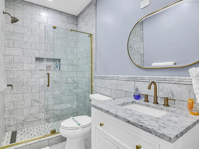 319 S Riverside Dr — Photo 50
