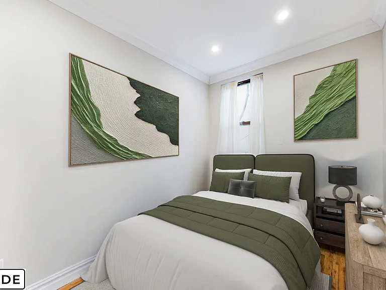 1570 2nd Ave #3B — Photo 3