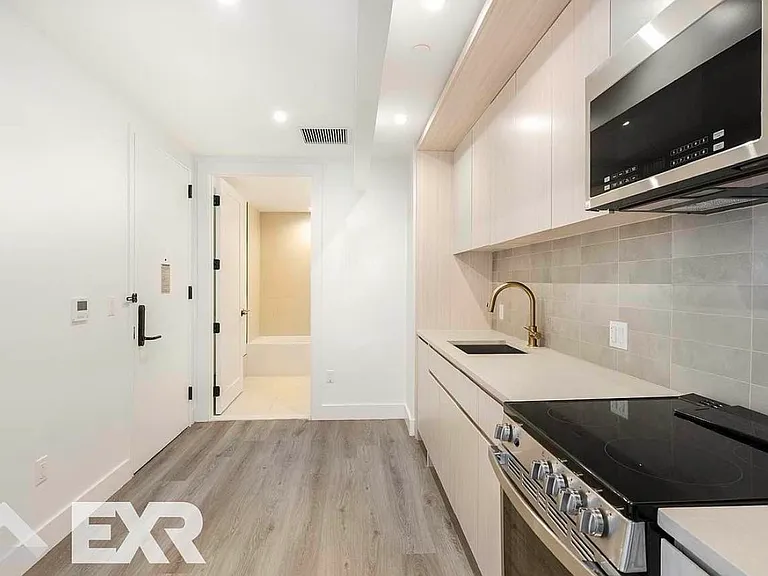 210 Clarkson Ave #517 — Photo 5