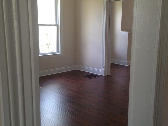 3rd image of 140 Woodrow Ave