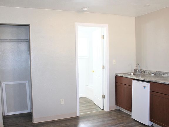 5th image of 1351 Columbia Ave W #8ufxhh3sd