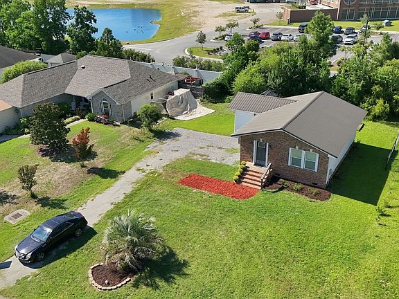 4th image of 175 Cypress Ln.