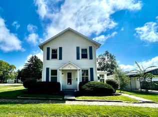 85 N East St, Farmington, IL 61531