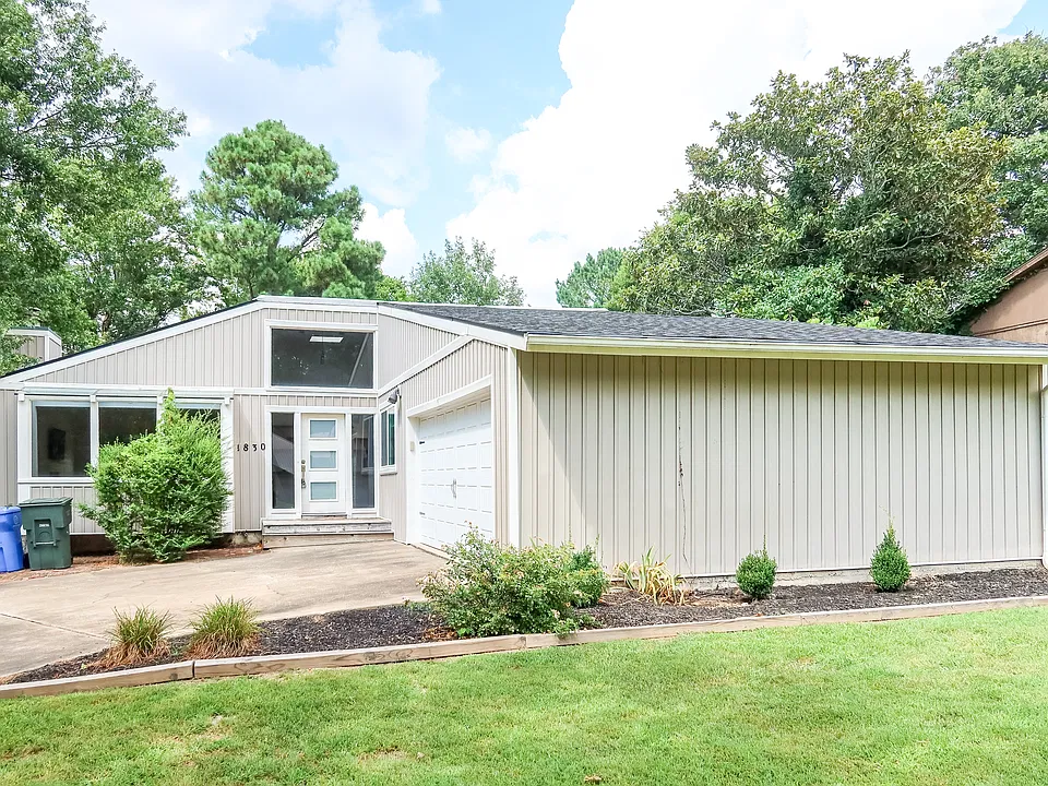 1830 W Ora Dr