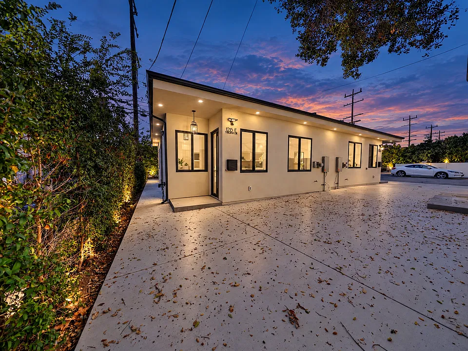 1215 N Verdugo Rd #E