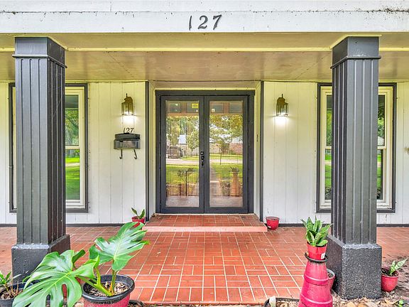 3rd image of 127 Begonia St