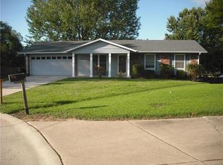 12 Appletree Ct, Saint Peters, MO