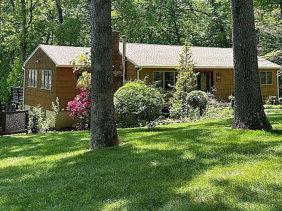 3rd image of 14 Woodland Rd