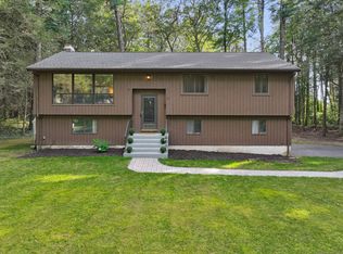 21 Berkshire Way, Simsbury, CT 06070