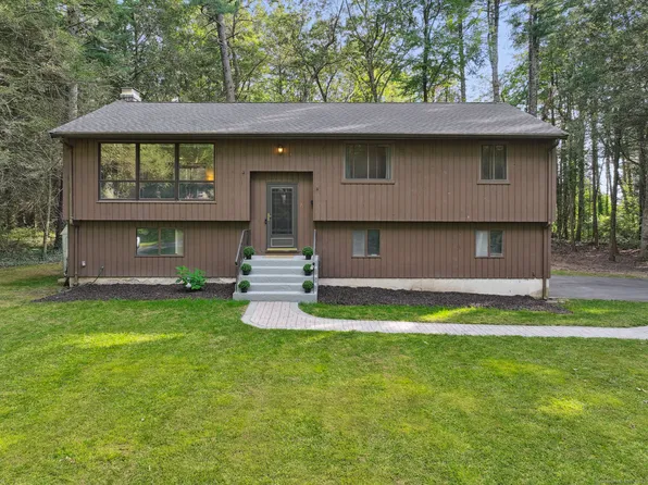 21 Berkshire Way, Simsbury, CT 06070