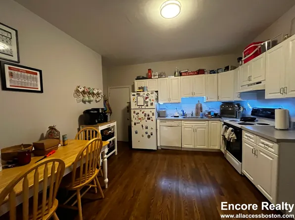 15 Stearns Rd, Brookline, MA