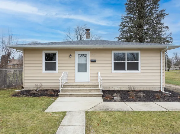 1319 Wisconsin St, Joliet, IL 60432