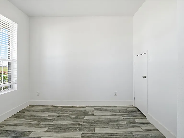 14410 Long Meadow Dr — Photo 5
