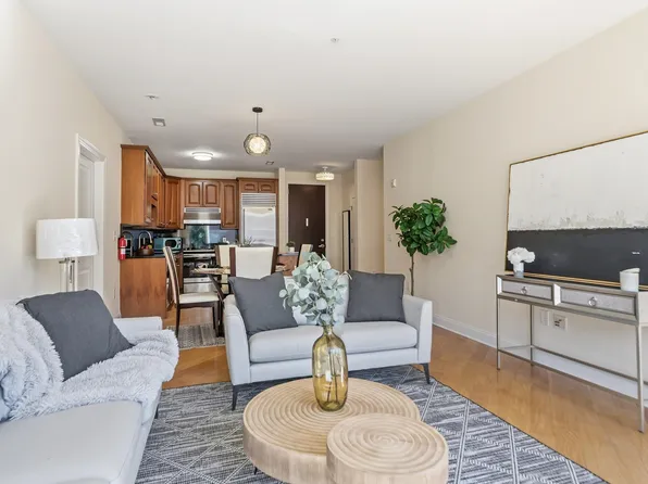 20 Avenue At Port Imperial image 16 of 45