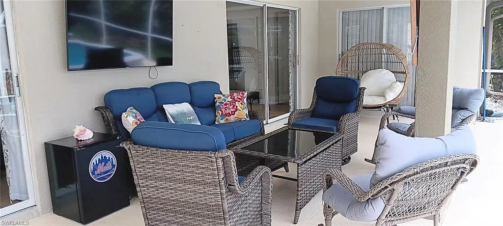 3 bed, 2.0 bath, 1465 sqft, $6,000 — Photo 3