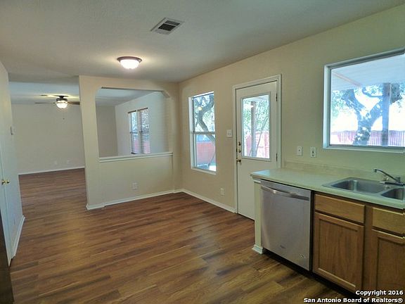 4th image of 5803 Waterford Oaks