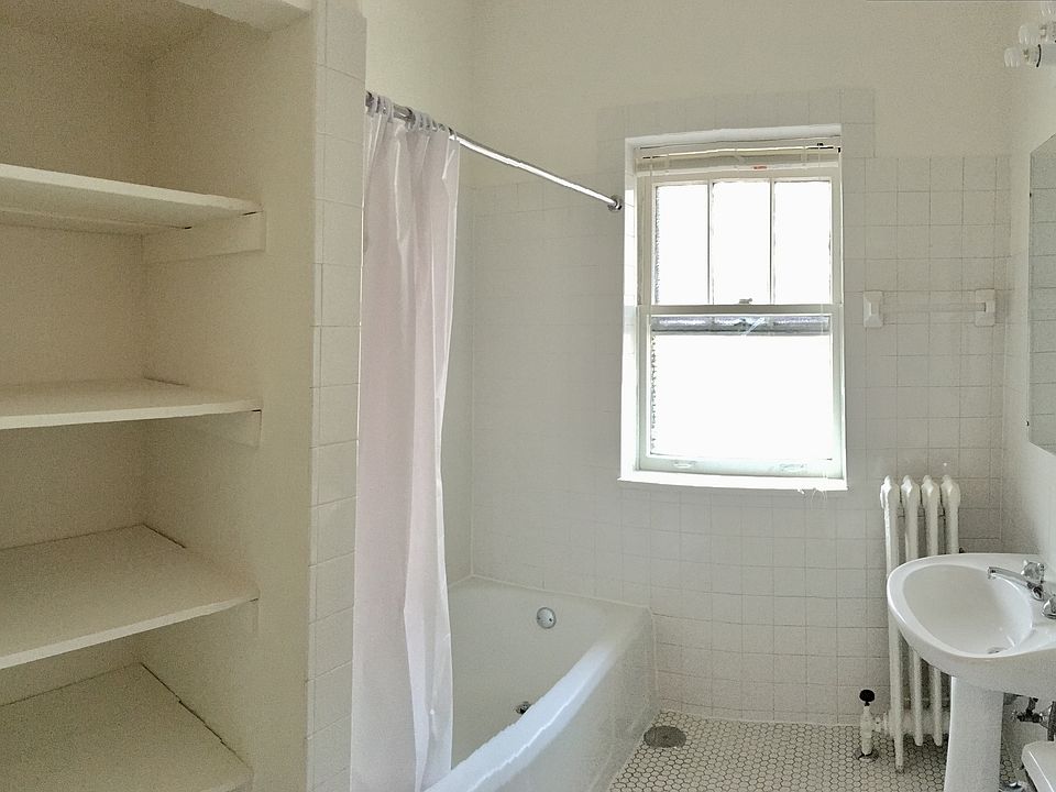 1st image of 5759 N Winthrop Ave APT 1