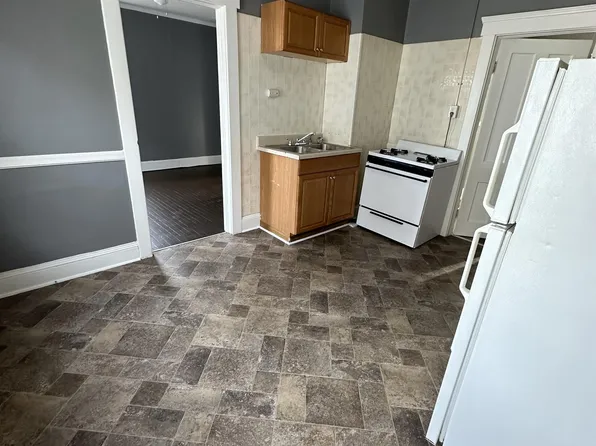 2059 W 105th St APT 4, Cleveland, OH 44102