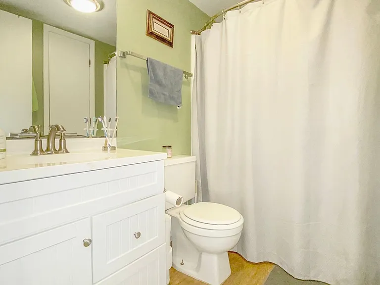2105 Melrose Dr — Photo 16