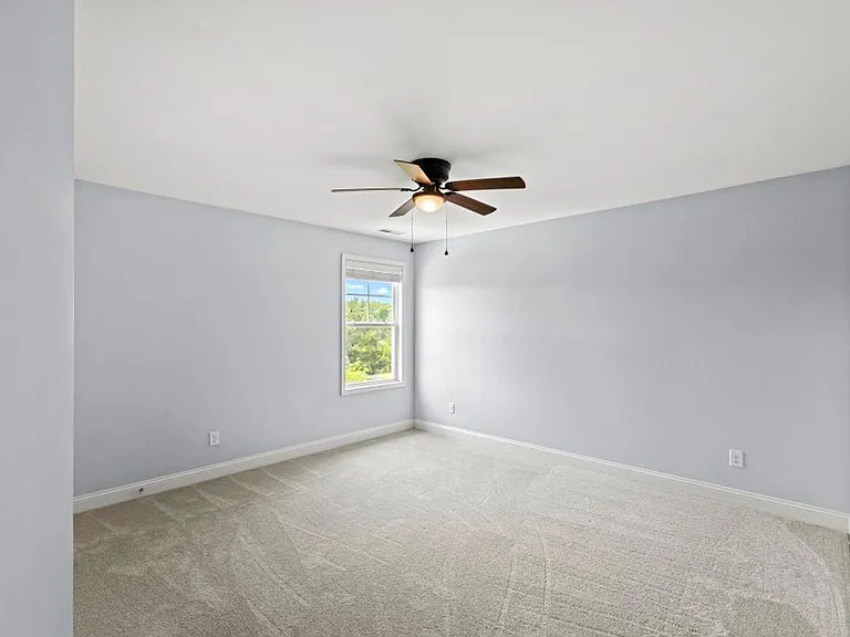 131 Mittams Point Dr — Photo 16