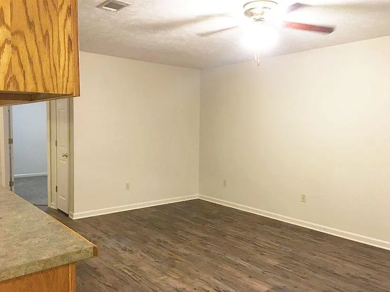 3935 Seraph Dr — Photo 3
