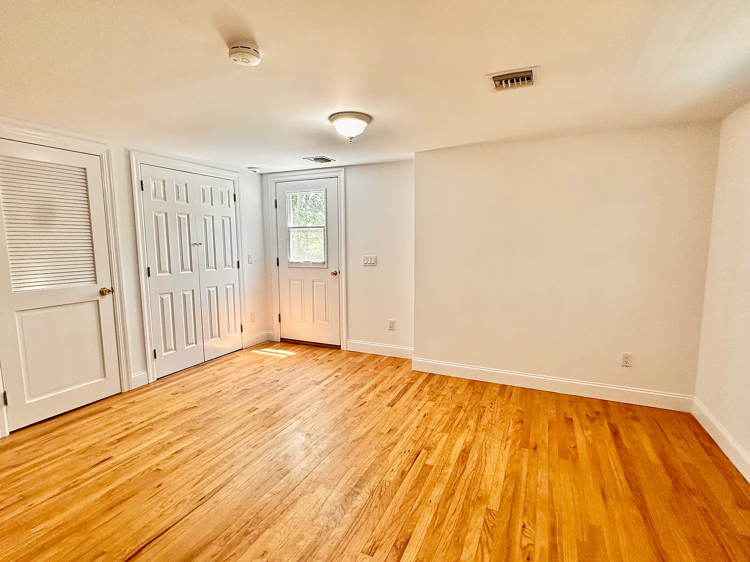Apartment over Garage — Photo 2