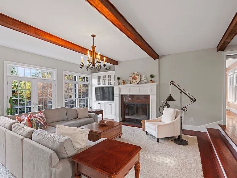 102 McGregor Dr — Photo 9