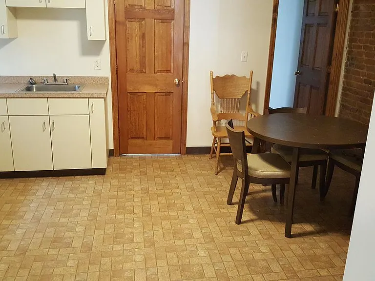 29 Jeffries St #1 — Photo 5