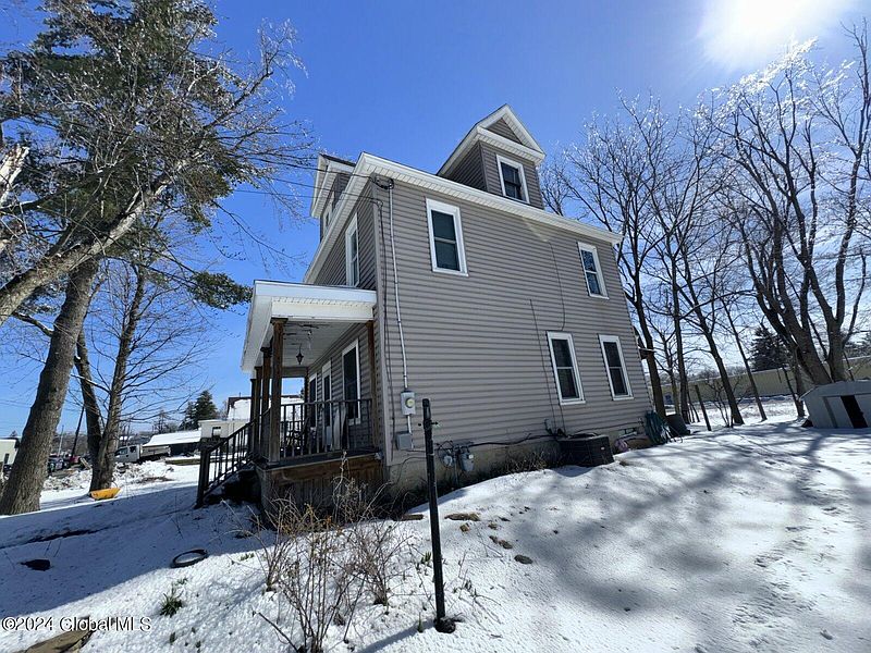 4th image of 7 Gebhardt Street