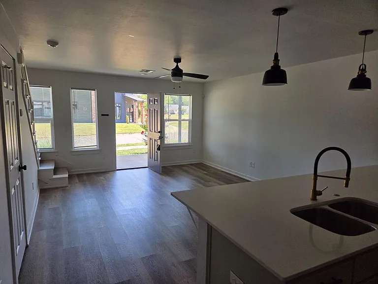 1021 NE 18th St #B — Photo 3