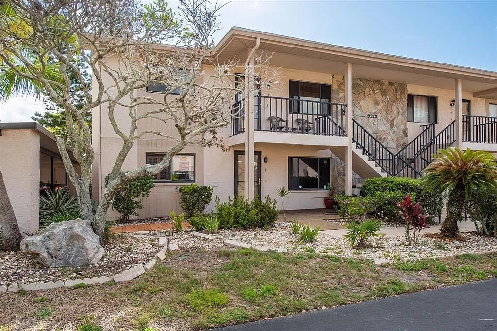 2 bed, 2.0 bath, 1320 sqft, $1,500 — Photo 3