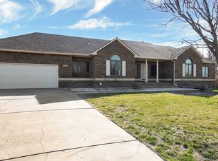 724 N Quail Ct, Newton, KS 67114