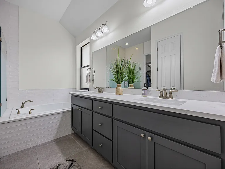 5524 Allamanda Dr — Photo 10
