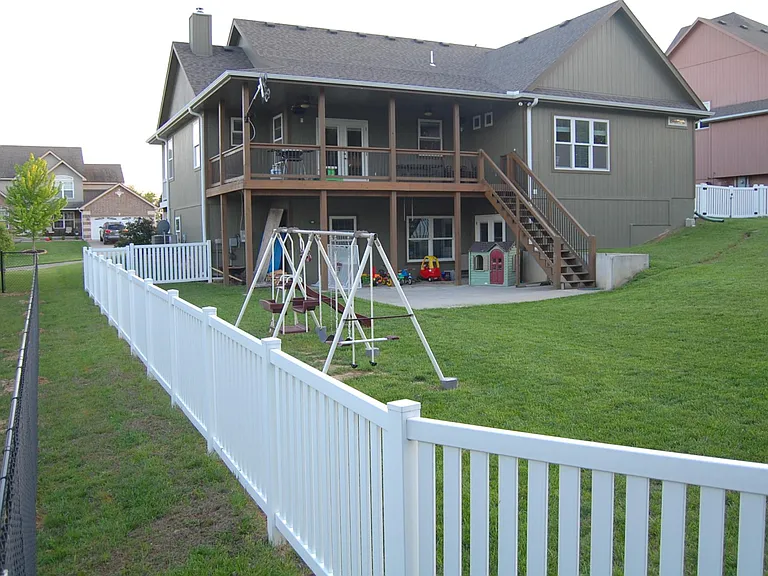 1403 Nottingham Dr — Photo 4