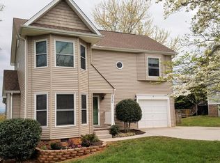 1340 Wenlock Rd, Knoxville, TN 37922