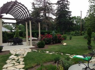 1675 Old Schoolhs Rd, Troy, OH 45373