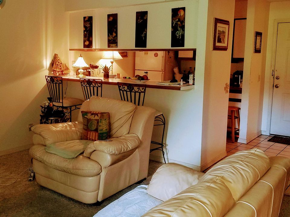1st image of 302 Turnberry Dr #5
