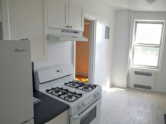 5th image of 1410 Avenue S