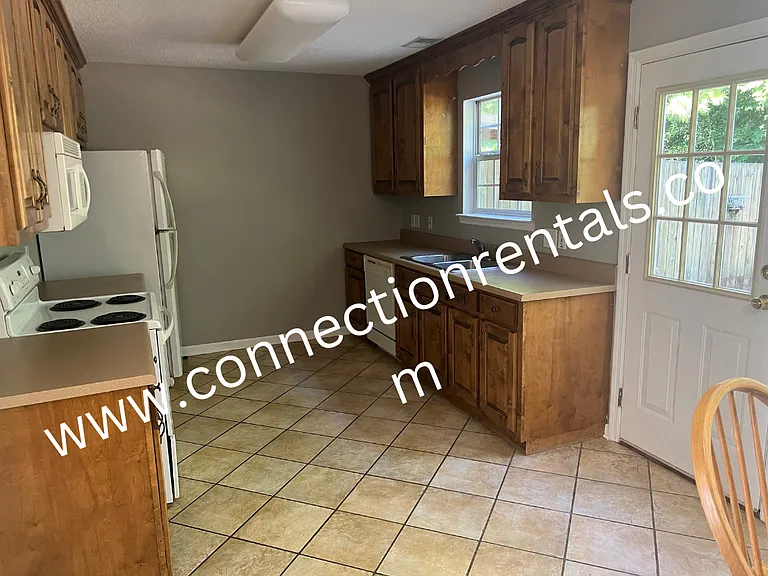 1701 W Oak Dr #252 — Photo 3